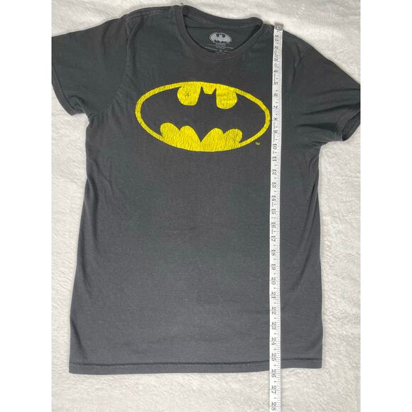 Batman Logo Tee Black Yellow Graphic Shirt Size S - Picture 4 of 6